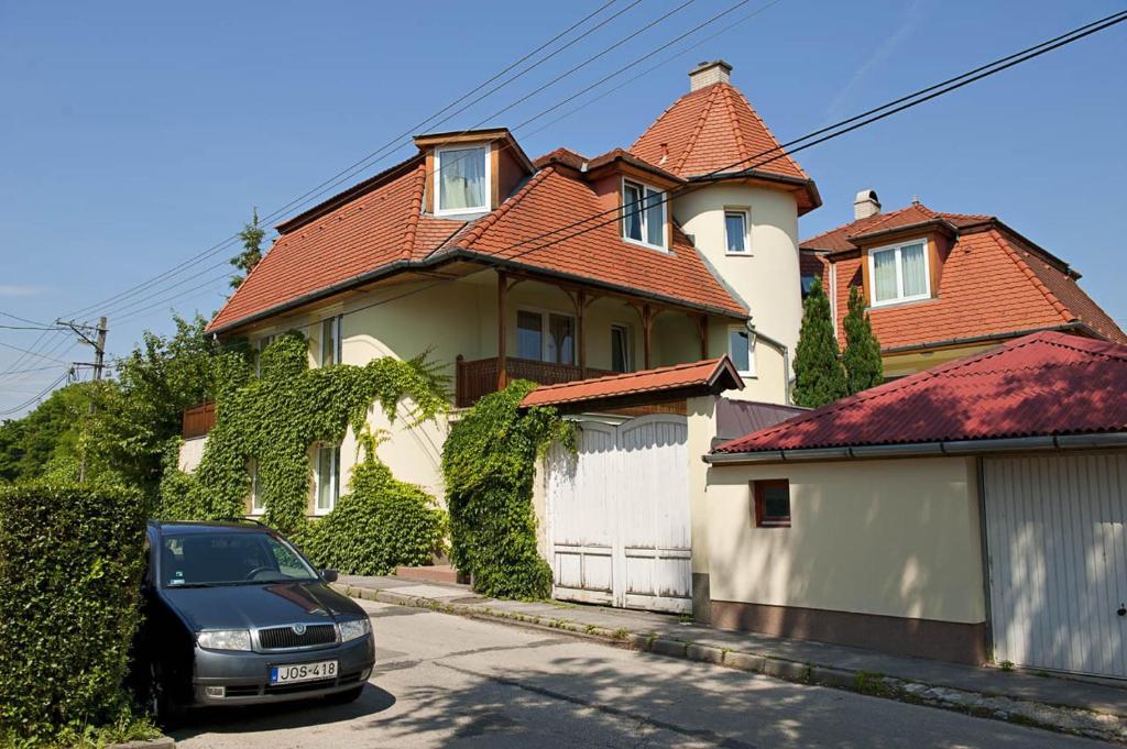 Hotel Szent Kristof Panzio Esztergom Exterior foto