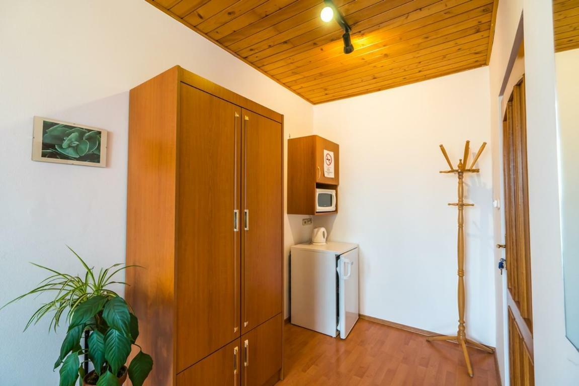 Hotel Szent Kristof Panzio Esztergom Exterior foto